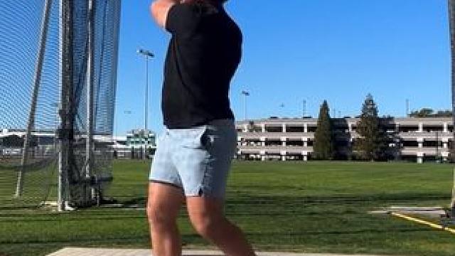 加州理工大学链球运动员特拉维斯·马丁-投掷6公斤链球训练 加州理工大学链球运动员特拉维斯·马丁 (