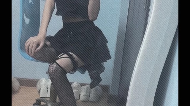 当初熬夜是为了跟你聊天你走后我就失眠了。