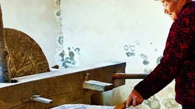 #我的农村生活#母亲 #大美章丘官庄篇(1341)中白秋村。母爱是一条长长的路，是漂泊天涯的缕缕思念