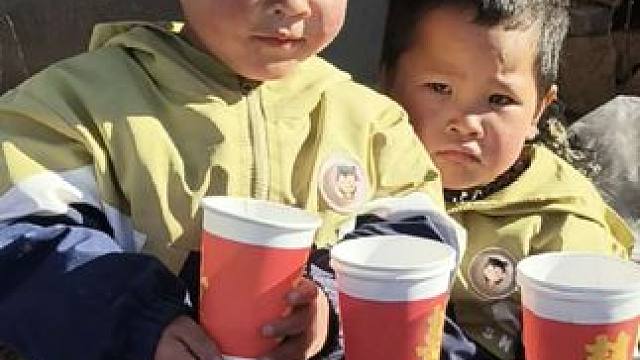 双双今天挺乖的。