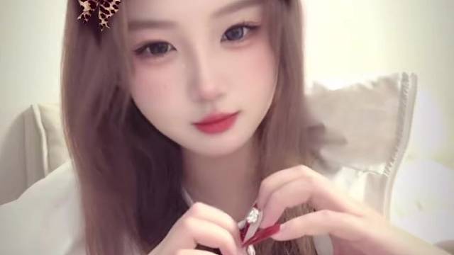 曾经的心掏空给你 现在已经冷冰冰