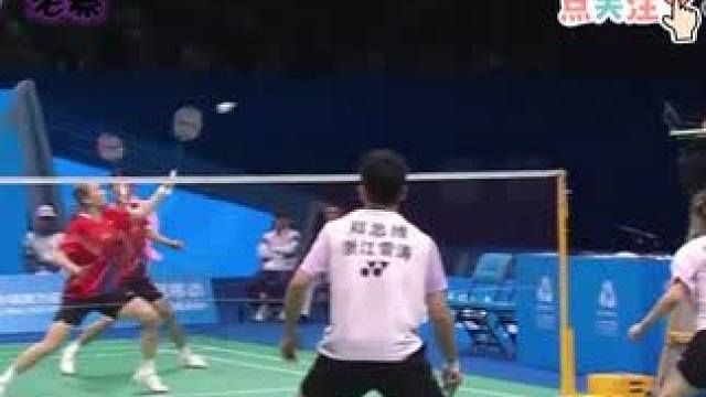 雅思组合 今日话题：多拍的失误，你心态会有变化吗？
#雅思组合 #郑思维 #黄雅琼 #混双 #羽毛球