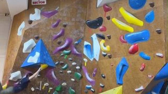 IFCS2025年度女子速度赛季军——郑智砇 也在休赛期去挑战了攀石。如果有一场速度、难度、攀石三项