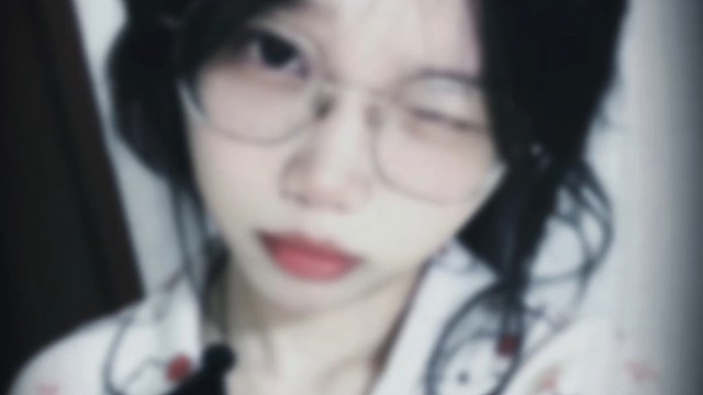 我好像越来越不懂怎么表达情绪了 剩下只有沉默和眼泪