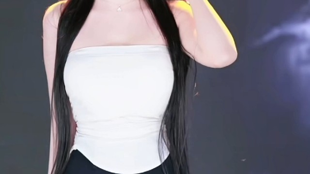 颜值美女性感舞蹈