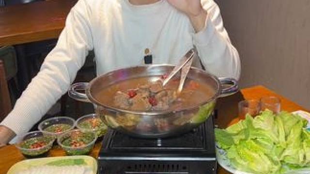 你们明天都去吃这个89块两斤的羊肉+9个配菜的火锅套餐#美食探店 #美食 #羊肉 #同城美食推荐官 