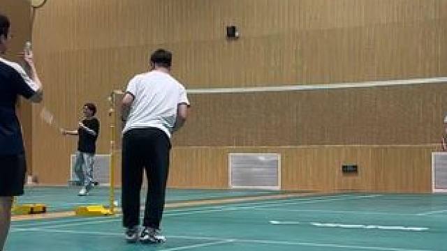 菜鸡互啄#羽毛球 #日常训练