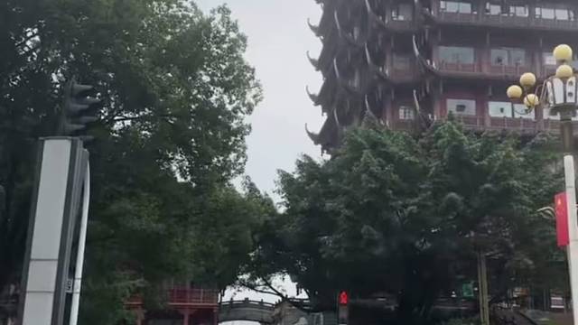 第一次来眉山，提谁的名字好使？