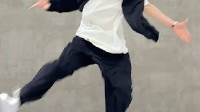 你再编快点呢？不管零基础的死活，我的学生都跳哭了，我还要一个个哄！