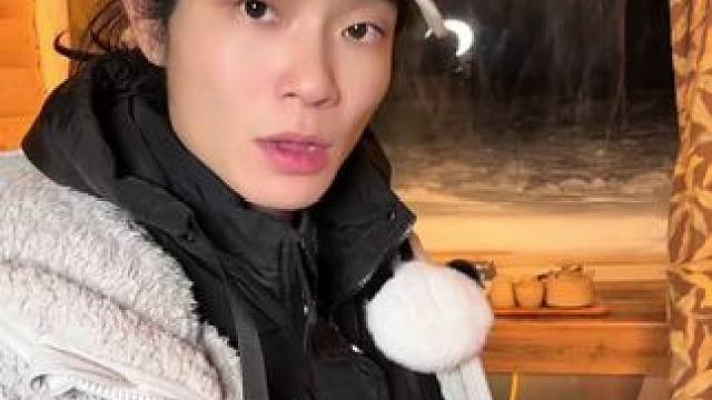 在阿勒泰荒野搭建一个精致庇护所迎接2026年 野外建造