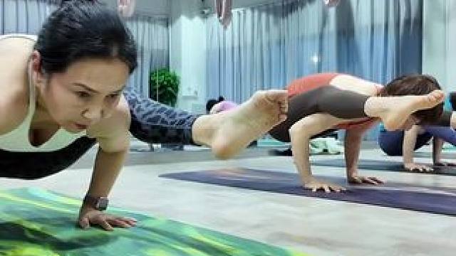 宝子们，金诚普拉提瑜伽精进开肩开髋小班课超棒！跟练舒展身体，有新收获，速来！