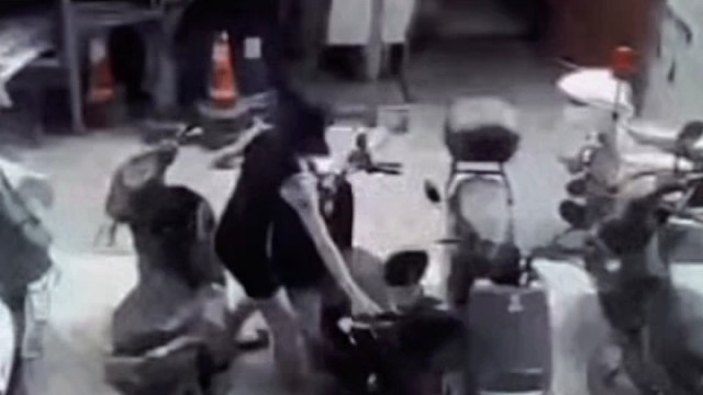 大夫说这是娘胎里的病，不好治[捂脸]