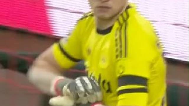 射得漂亮，扑得精彩——伊西多尔小角度凌空射门被拉姆斯代尔扑出。看英超，上咪咕视频 #桑德兰 #纽卡斯