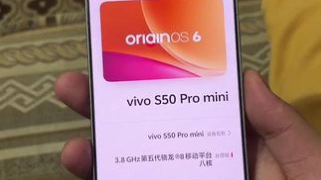 发明光棚壁纸的人简直是个天才 满满的生命力和情绪价值 不知道其他厂商什么时候跟进#vivos50vi