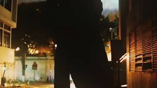 “爱是忍住 是克制 也是沉沦”