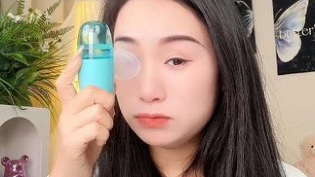 经常看手机的看过来啦，每天喷一喷，让眼睛放松放松，冰冰凉凉的。很润很舒服，上班族