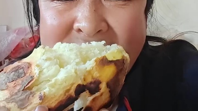 烤土豆比烤红薯好吃