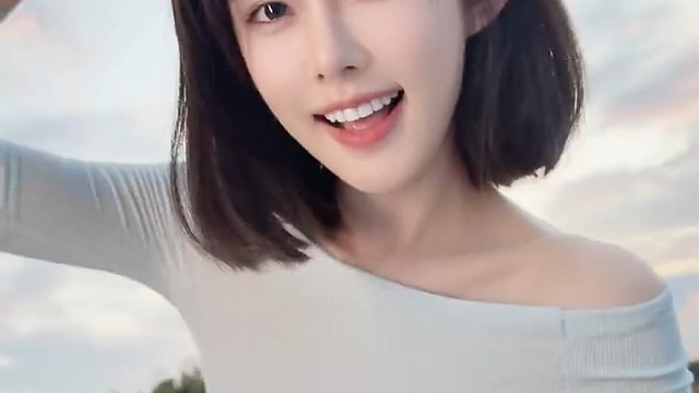 久未放晴的天空，依旧留着你的笑容