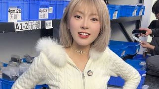 活爹们快来找小梦买个手机吧
