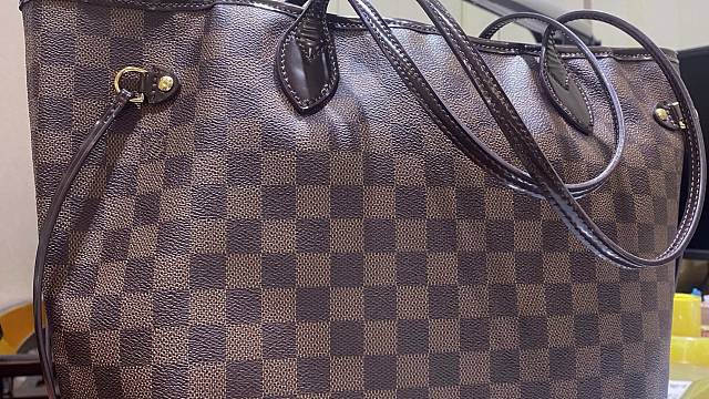 宝妈当掉奢侈品：不是消费降级，是爱在转移重心