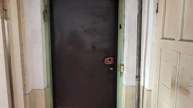 蹲便也挺好的是吧