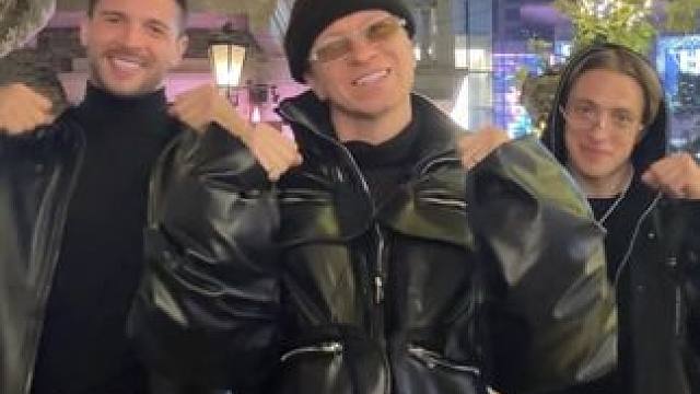 这也太可爱了吧?☺️ #qq爱 #qq爱手势舞 #抖音热门舞蹈计划 #舞蹈