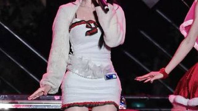 小羊羔牌“爱你”来咯#演出现场 #性感可爱 #王心凌爱你 #深圳欢乐谷 #深圳欢乐谷女团小雨