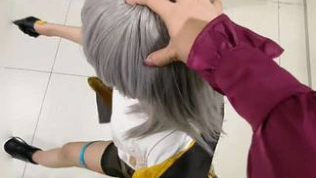 翻垃圾桶被抓住了> <"#崩坏星穹铁道 #整活 #抽象 #卡芙卡#开拓者