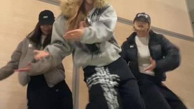 冬天拉着好朋友跳这个可爱的舞