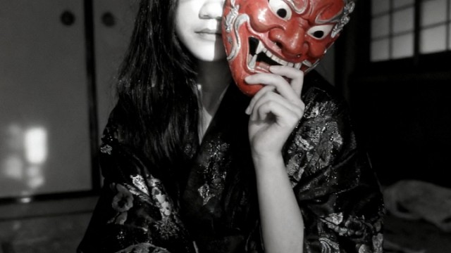 人会因为嘴硬失去很多东西也会因为心软承受不少委屈。