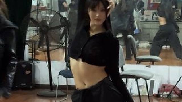 谁懂最后一秒出现5张美脸的爽感 谢谢 谢谢