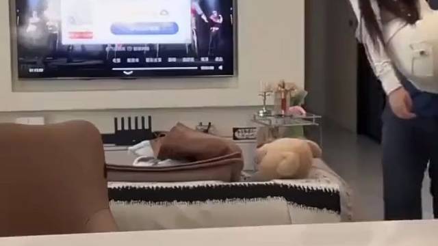 看好了，别被拐跑了