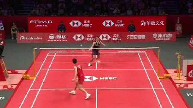 看到这一幕真的泪流不止隔着屏幕都感觉那种痛 希望李师傅早日康复健健康康！ ​​​