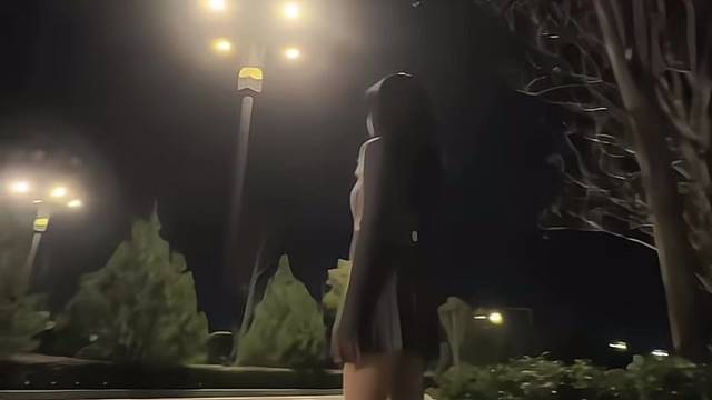 我有钱我不给你花嘛 我还想给你买路虎揽胜呢 我这不是没有嘛.