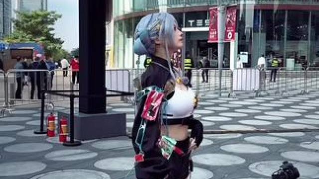 能不要在我认真装X的时候喊我走吗..