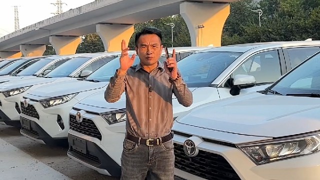 我是汽车批发商，我可以给你批发价，联系我#中国汽车#汽车批发#丰田荣放#非洲卢旺达