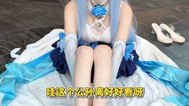 感觉摄影师有点抽象