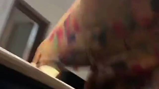 没吃饭。喊的声音就是小