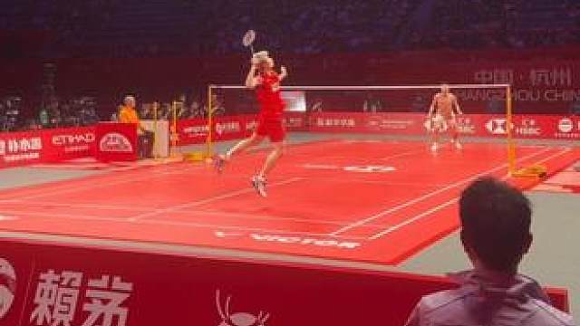 石宇奇VS昆拉武特 不愧是世界第一97拍以后还可以双脚起跳杀