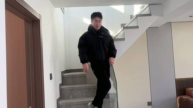 这房子真大，给有KVT小沙发