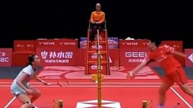 2025年世羽巡回赛，羽毛球混双天花板，神仙对决，我们来看看凤凰组合如何在被反超的情况下，实现逆袭，