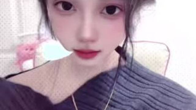 今天收了一架飞机️，好开森，随便扭一下庆祝