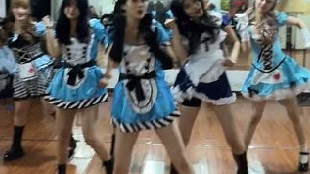 老婆们快看！！这里有六个小手办！！！