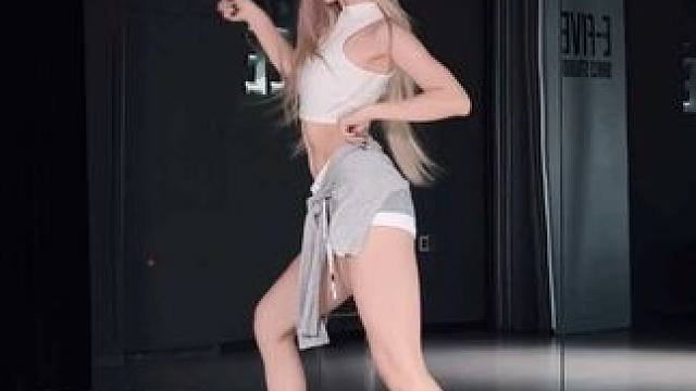 又到了跳完美夜的季节