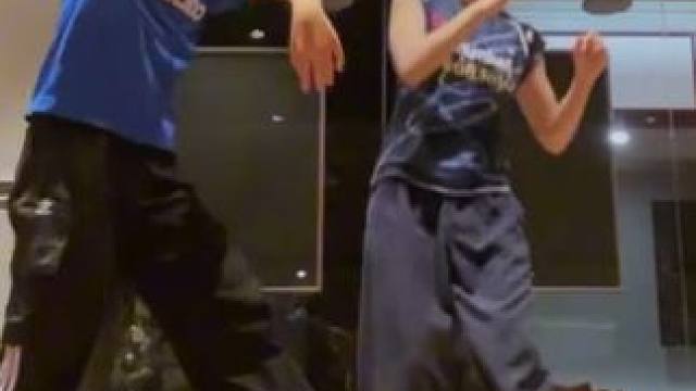 玩了顺便把舞练了