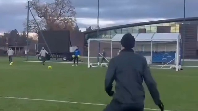 百发百中效率拉满！蓝军锋线太依赖他了，也太难了