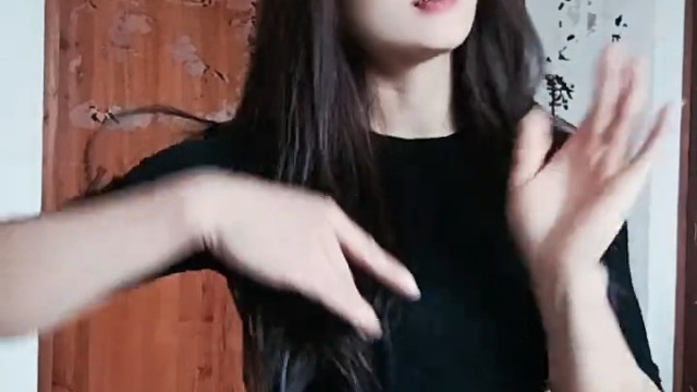 喜欢主播点点关注