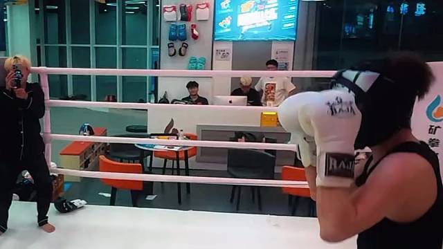 一个人 是兵 也是将 无依无靠时 自己照样独当一面！ #偏爱都在1025