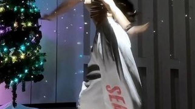 谁懂啊 她好像水晶球里跳舞的公主