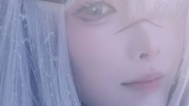 又是一年圣诞了，霜星。